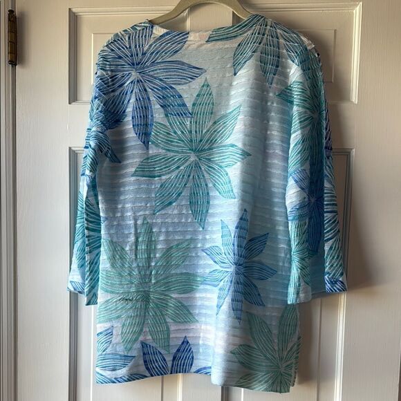 BEFORE + AGAIN TROPICAL FLORAL BLUE AQUA BANDED BELL SLEEVE TOP SIZE MEDIUM - Picture 4 of 9